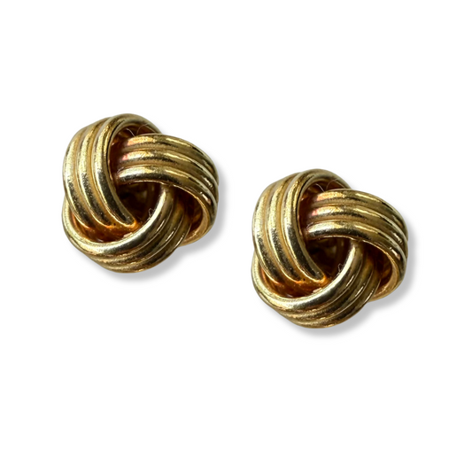 Aretes de nudo en oro amarillo 18k con aros triples con tope tornillo