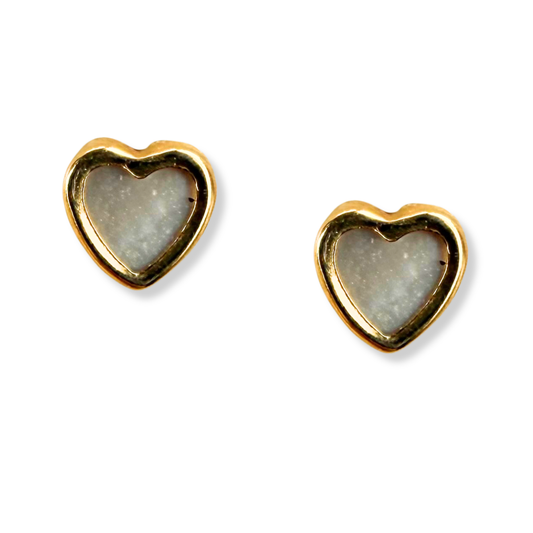 Aretes en oro amarillo 14 K con corazón de madre perla con tope rosca