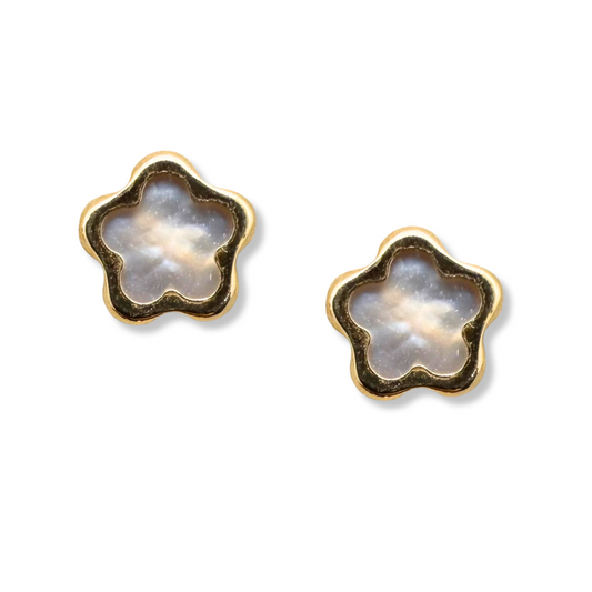 Aretes en oro amarillo 14k con flor pequeña de madre perla