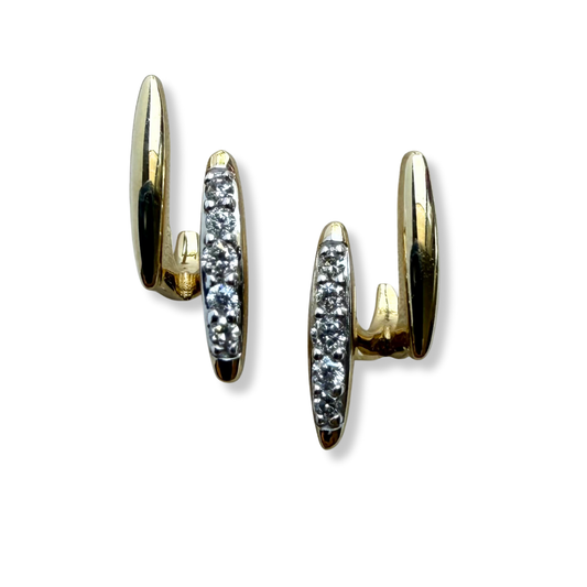 Aretes doble barrita de oro amarillo 10K con diamantes 0.11ctw