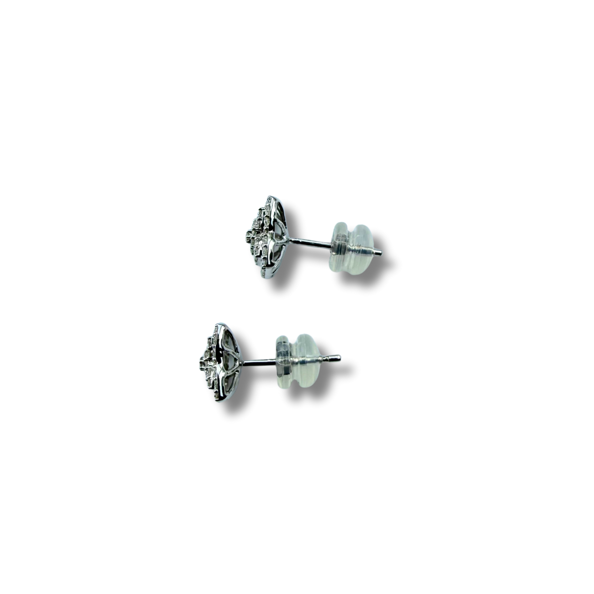 Aretes en oro blanco 14K de flor de diamantes 0.56 ctw