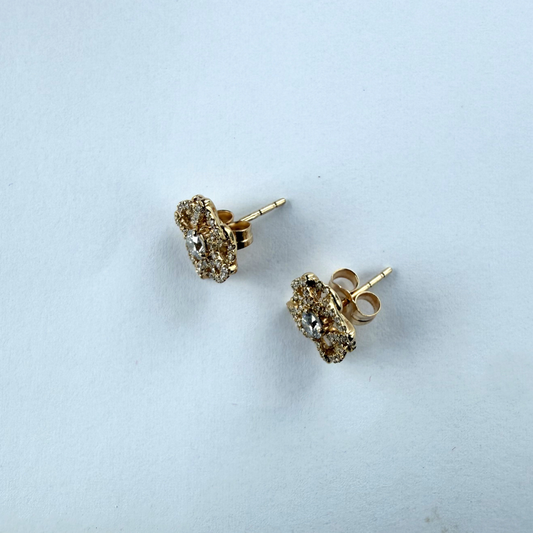 Aretes en oro amarillo 10K de roseta de diamantes 0.50ctw