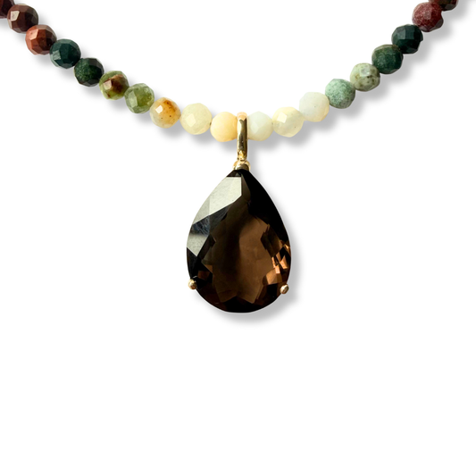 Collar de Jasper multicolor con dije de oro amarillo 14k y cuarzo ahumado corte pera