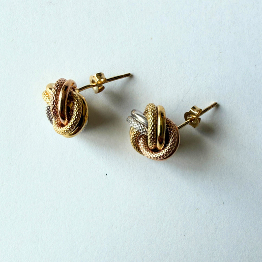 Aretes nudo de 3 oros con aros dobles con textura en oro 14k