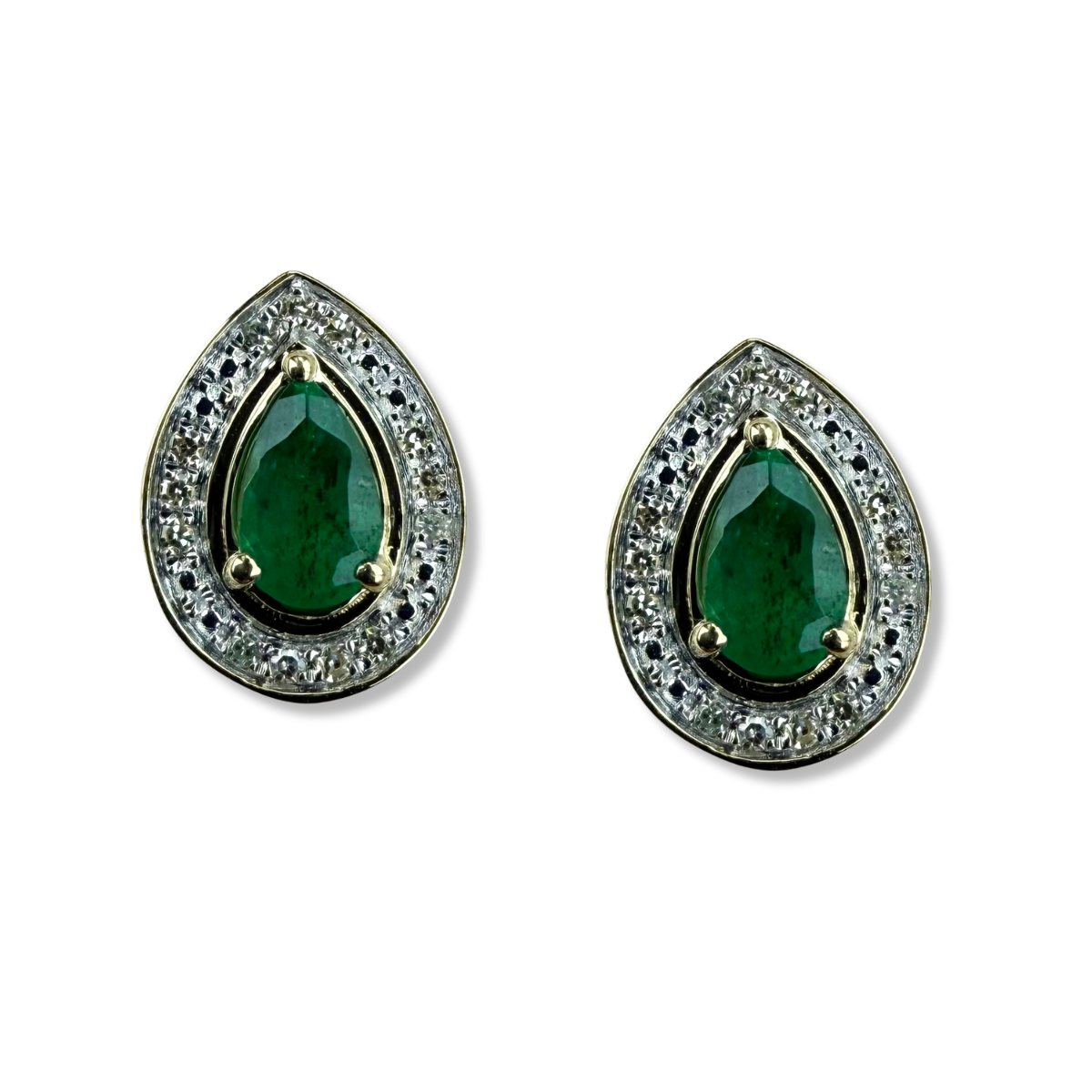 Aretes en oro amarillo 10K con gota de esmeralda y halo de diamantes 0.07ctw