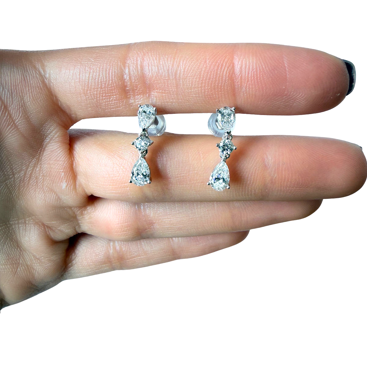 Aretes en oro blanco 14k con diamantes corte pera y redondo de laboratorio 1.50ctw