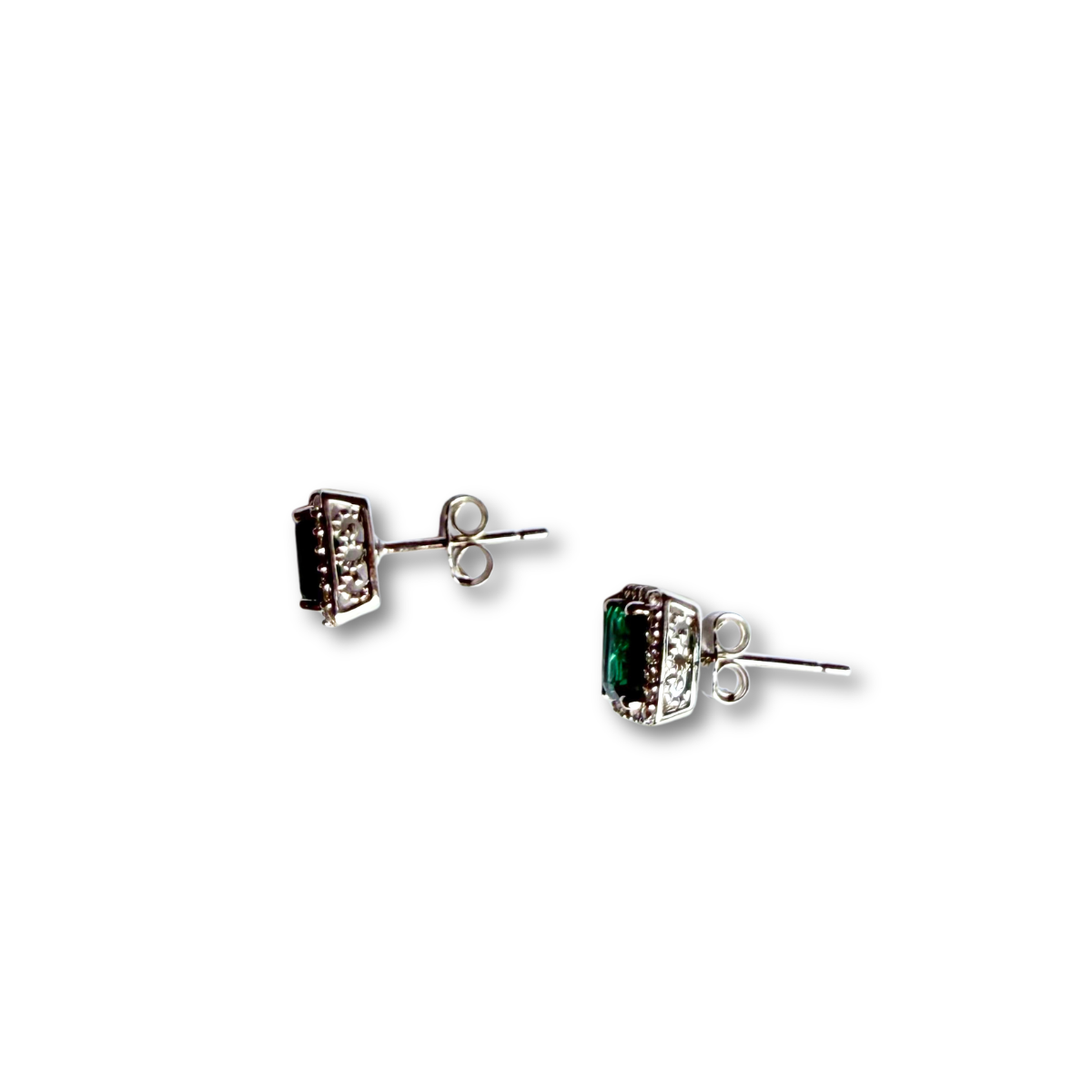 Aretes de plata con esmeraldas y zafiros de laboratorio