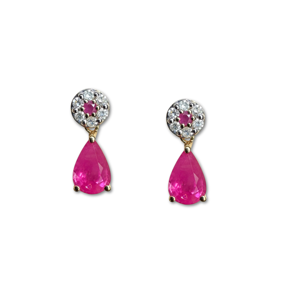 Aretes en oro amarillo 10K con círculo de diamantes y centro de rubí con gota de rubí colgante