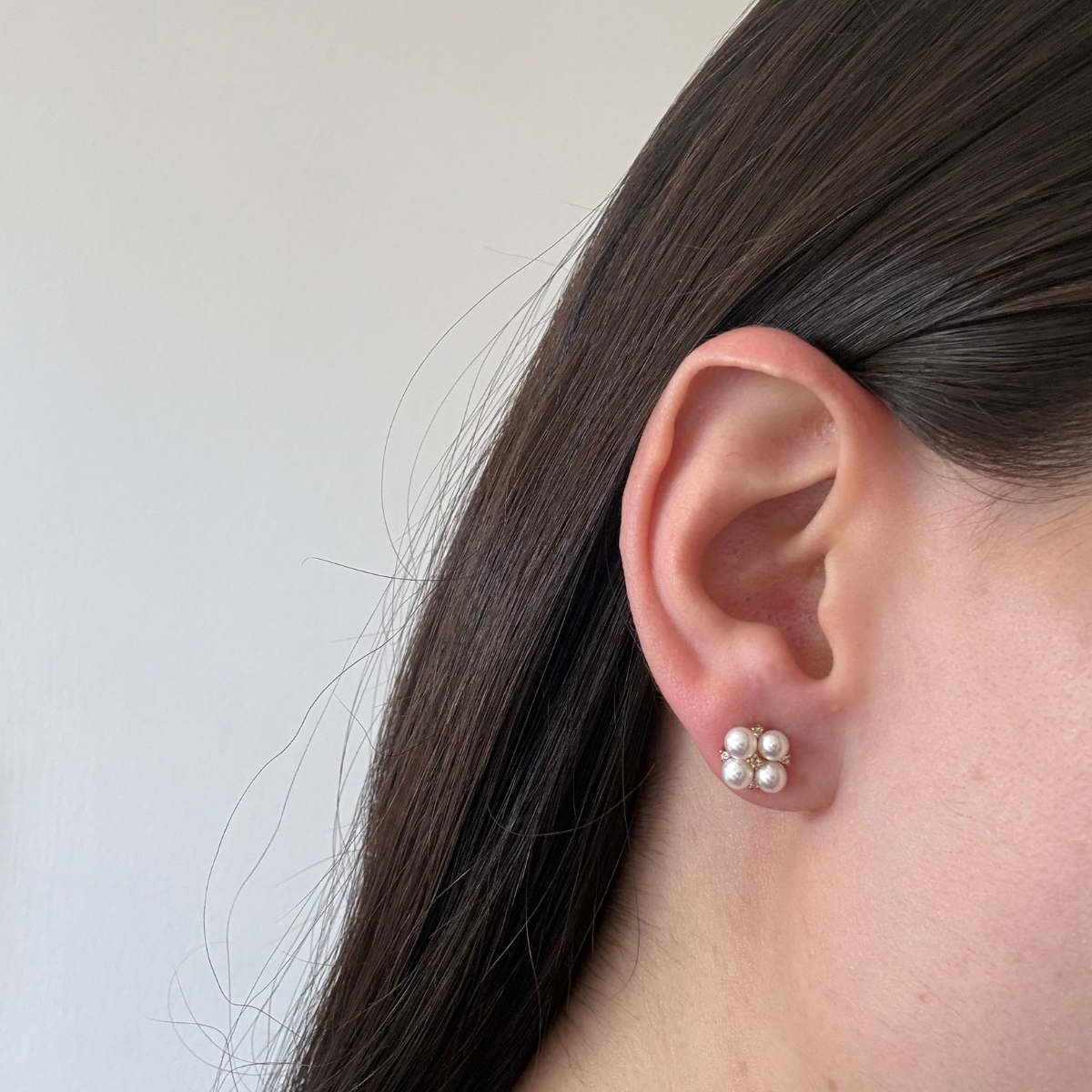 Aretes en amarillo 14K con perlas y diamantes 0.06ctw