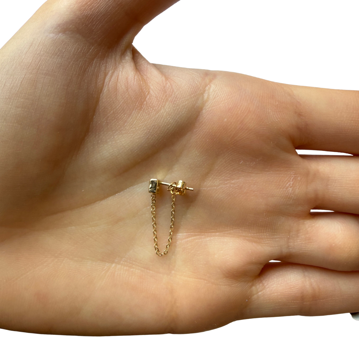 Arete en oro amarillo 14k con rombo de circonita y cadena colgante