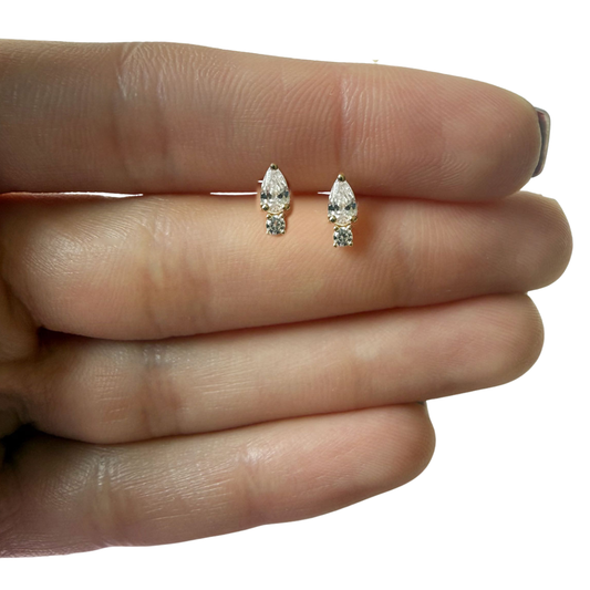 Aretes de circonita blanca en forma de gota y circonita redonda  blanca abajo en oro amarillo 14k con tope rosca