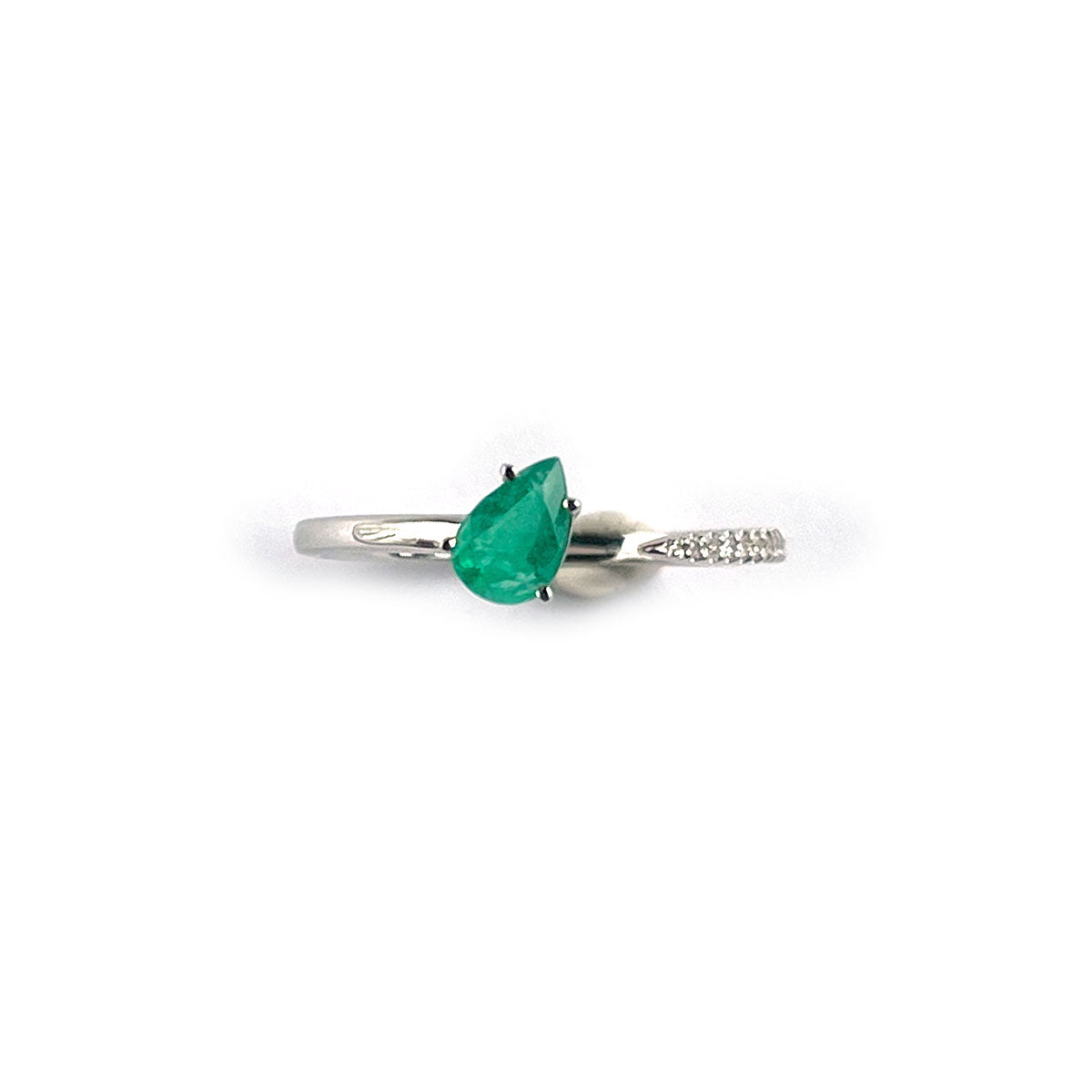 Anillo tu y yo en oro blanco 14k con esmeralda corte pera y diamantes 0.05ctw