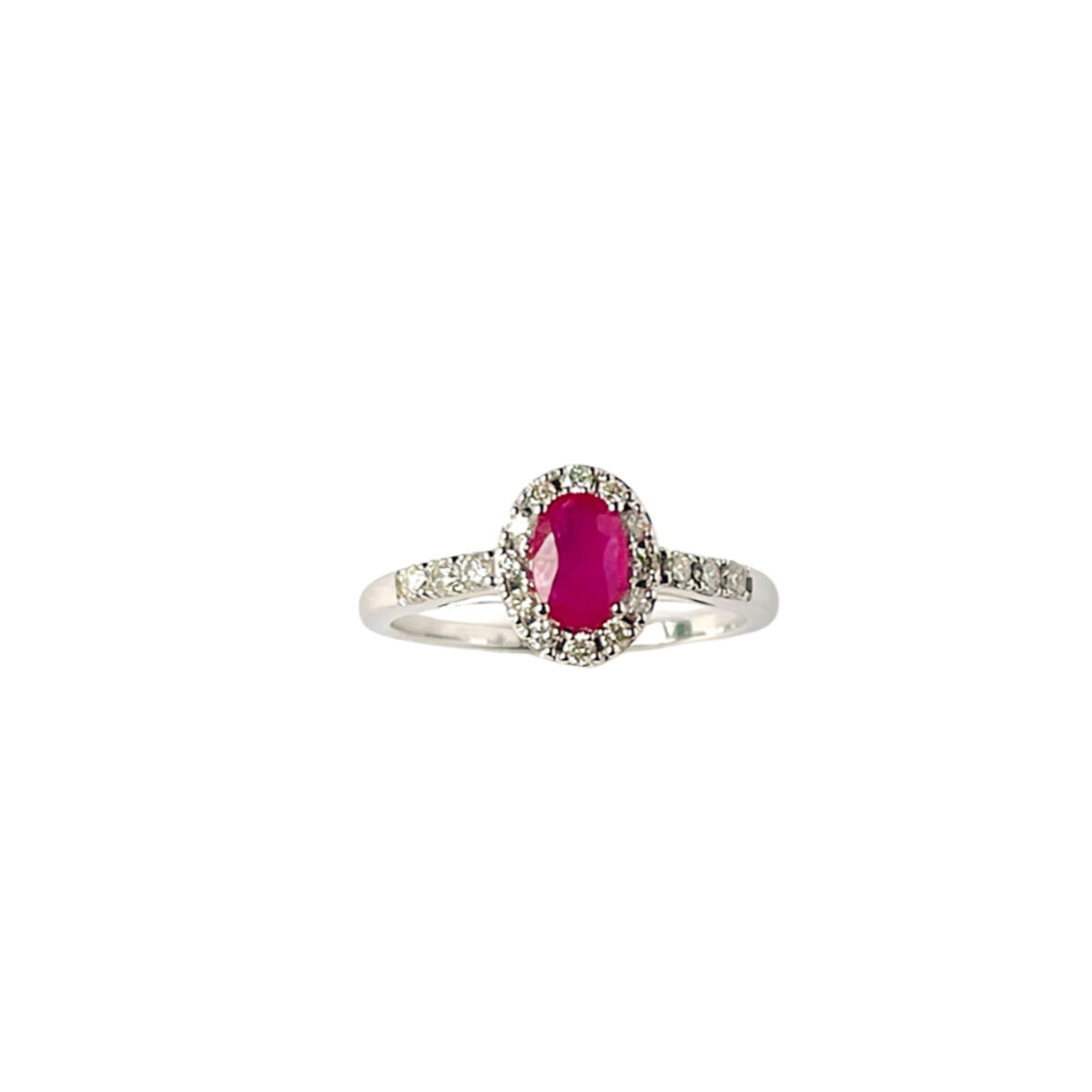 Anillo en oro blanco 14k con rubí ovalado 0.7ct y diamantes 0.35ctw