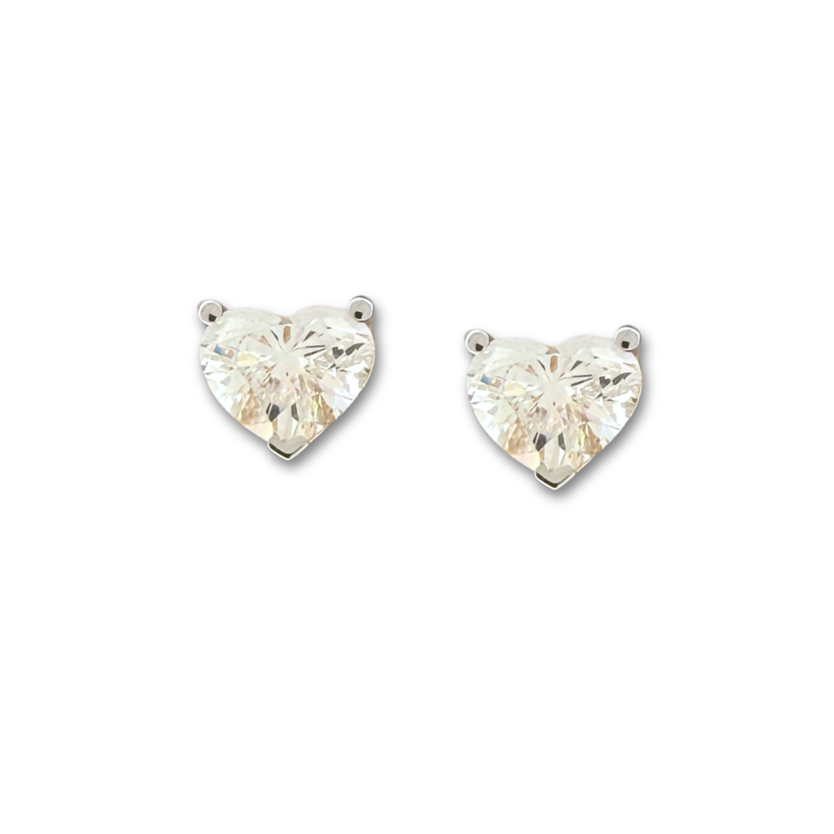 Aretes en oro amarillo 18K studs de diamante de laboratorio corazón 1ctw