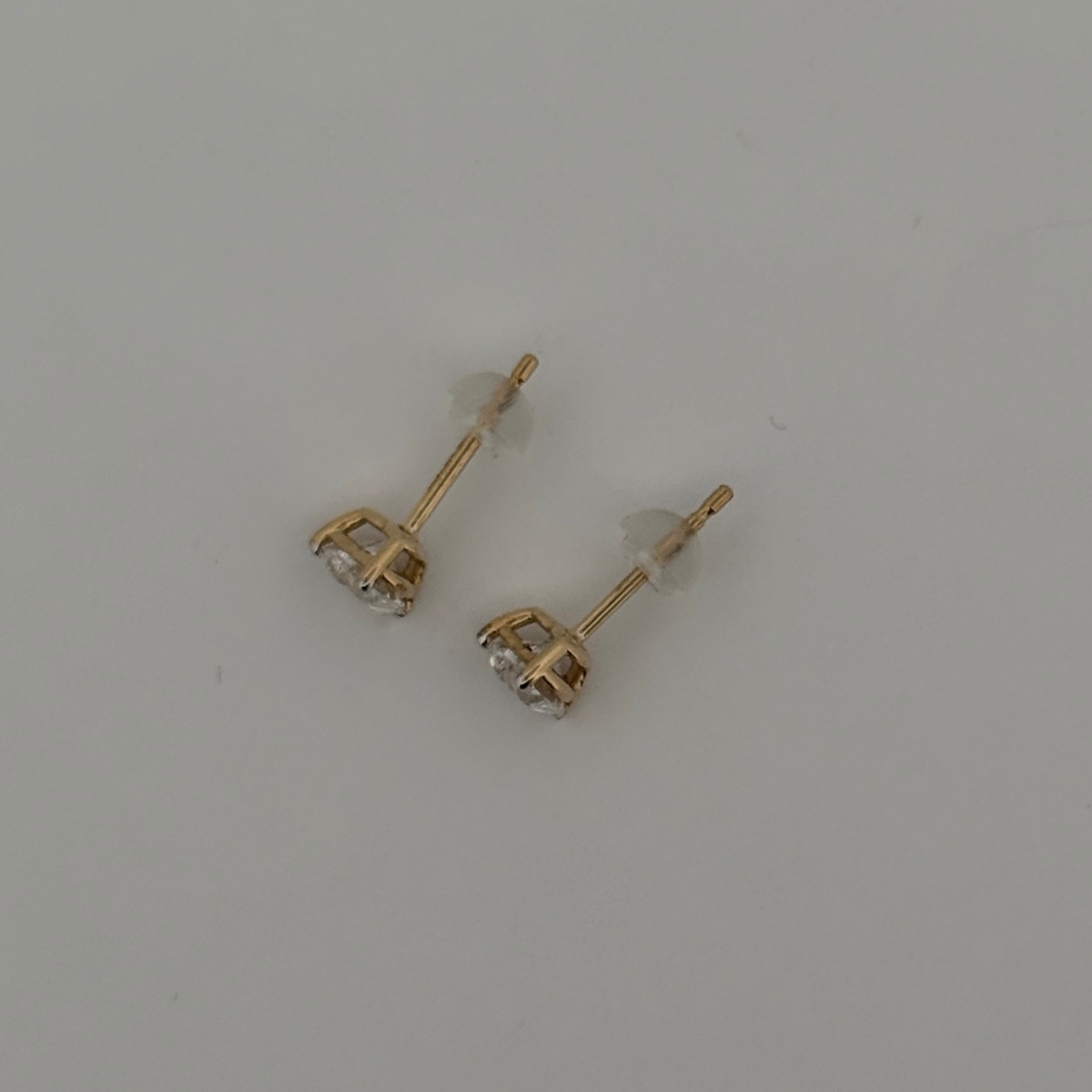 Aretes en oro amarillo 18K studs de diamante de laboratorio corazón 1ctw