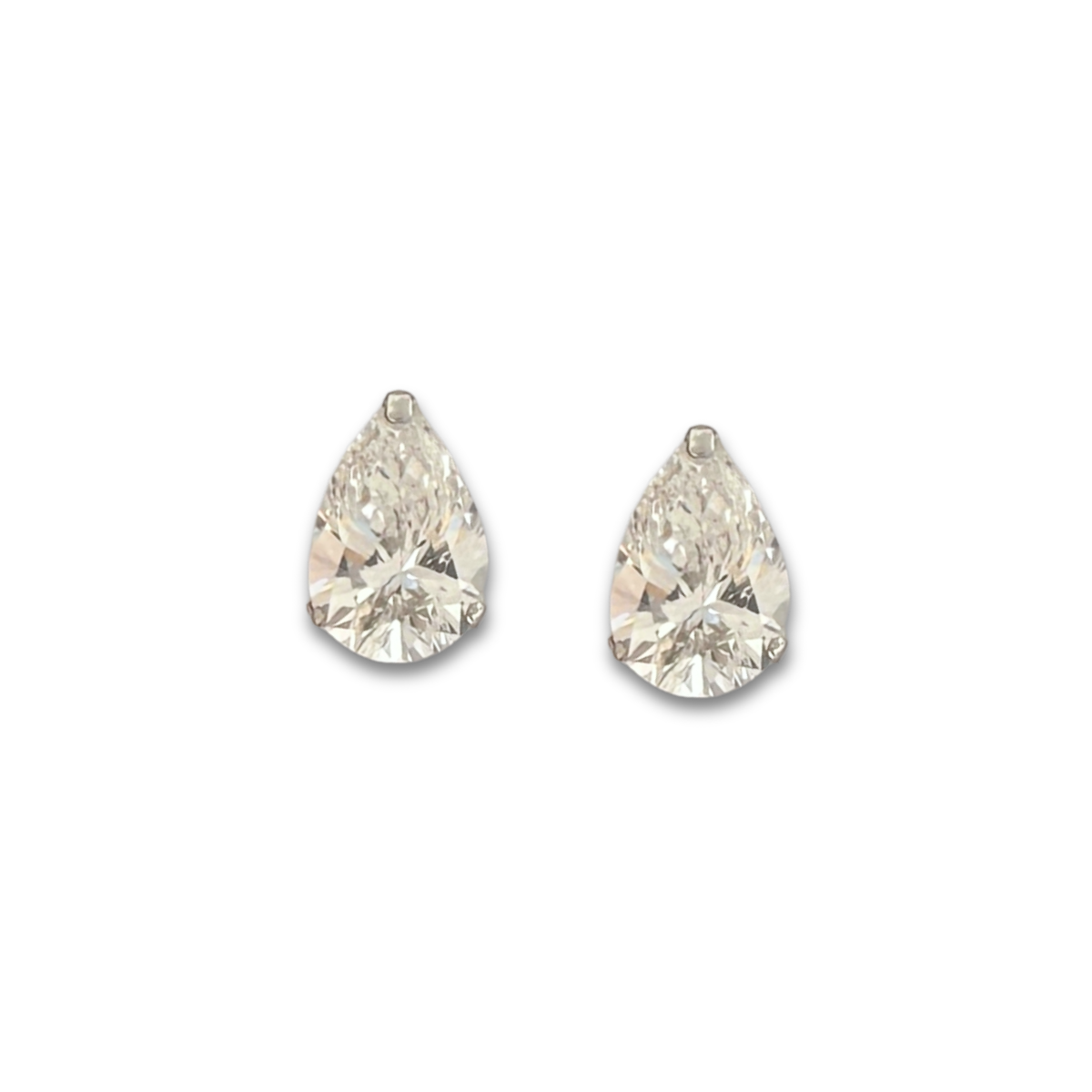 Aretes en platino studs de diamante de laboratorio pera 1ctw