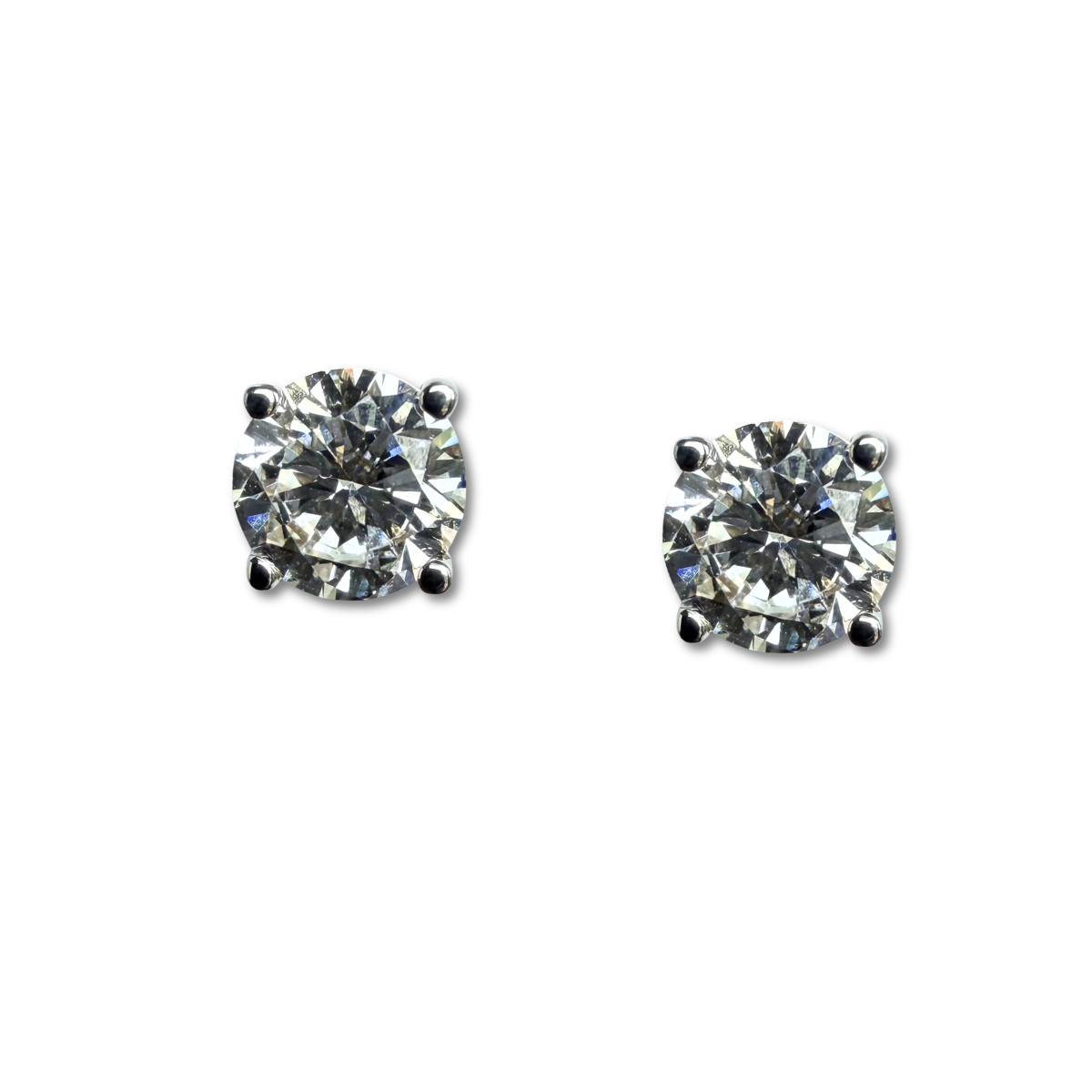 Aretes stud de diamantes de laboratorio 1.5ctw en oro amarillo 14K