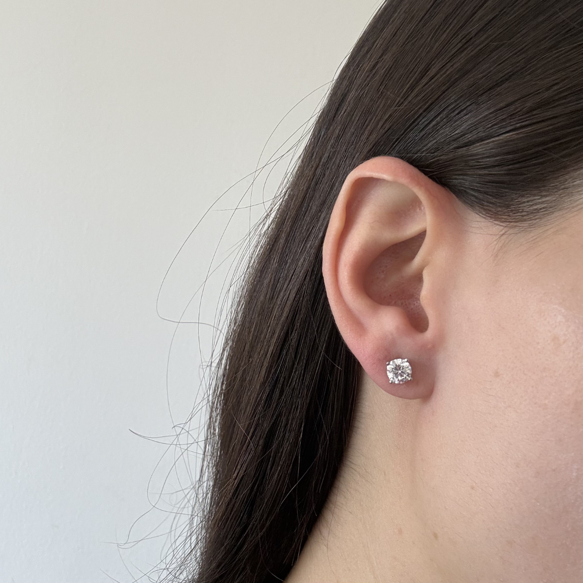 Aretes stud de diamantes de laboratorio 1.5ctw en oro amarillo 14K
