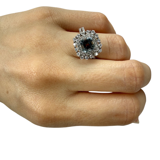 Anillo en oro blanco 14K con aquamarina cuadrada 1ct y diamantes 1ctw