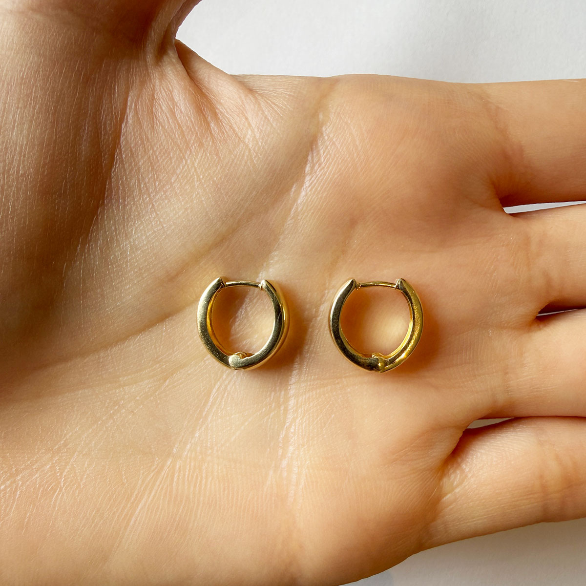 Argollas de oro amarillo 14K de 4mm