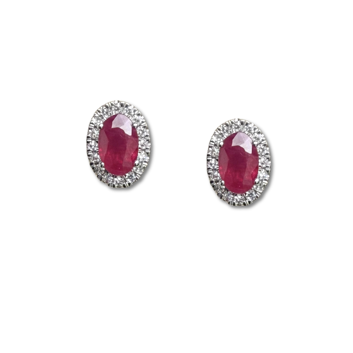 Aretes en oro blanco 14K con rubí y halo de diamantes 0.10ctw