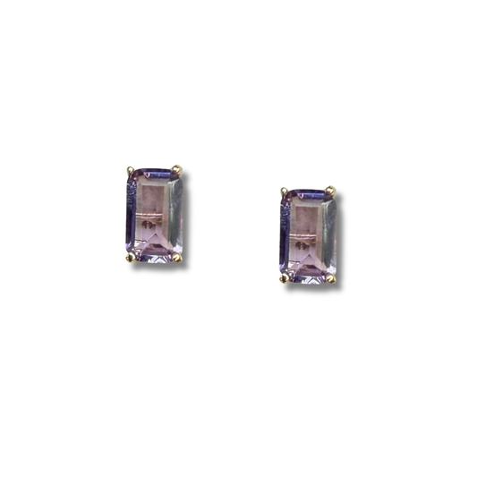 Aretes en oro amarillo 18k con amatista rectangular con tope rosca