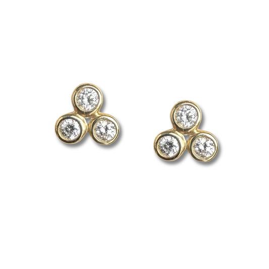 Aretes en oro amarillo 10k con 3 diamantes biselados 0.15ctw