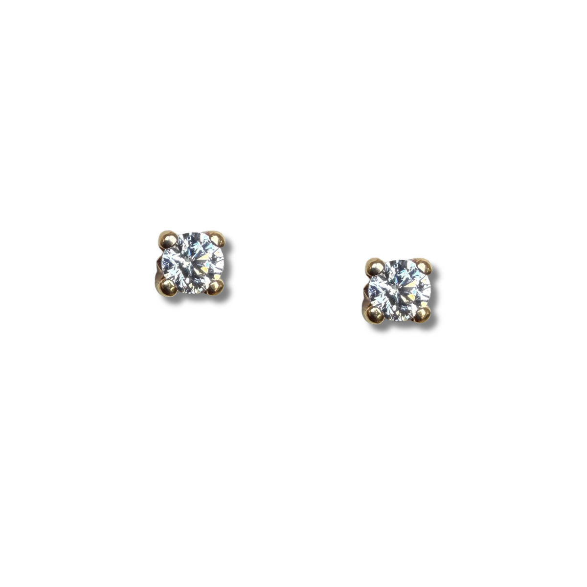Aretes en oro amarillo 14K con circonita redonda blanca con cuatro agarres con tope rosca