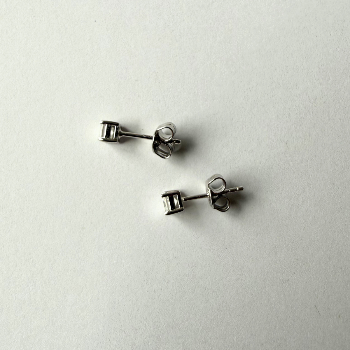 Aretes studs de plata con diamantes de laboratorio corte asscher 0.50ctw