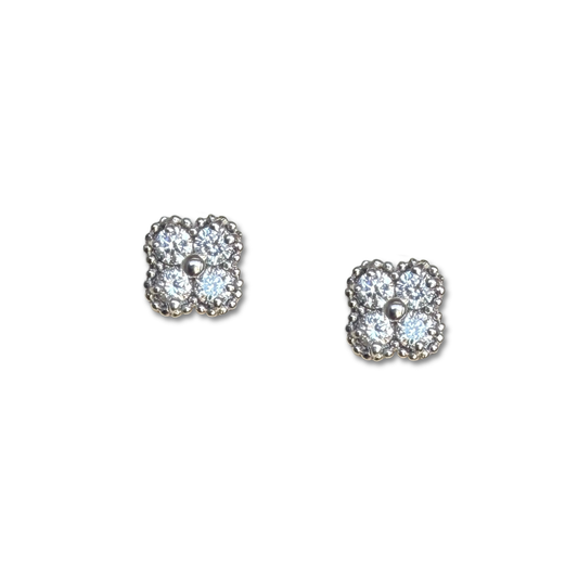 Aretes de plata con flor de cuatro diamantes de laboratorio