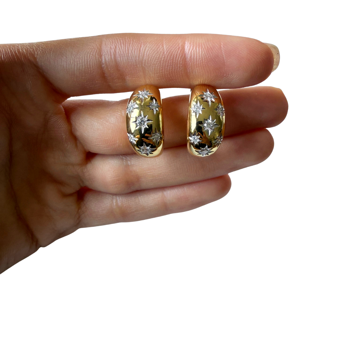 Media argolla de plata con baño de oro amarillo y estrellas con diamantes de laboratorio 0.50ctw