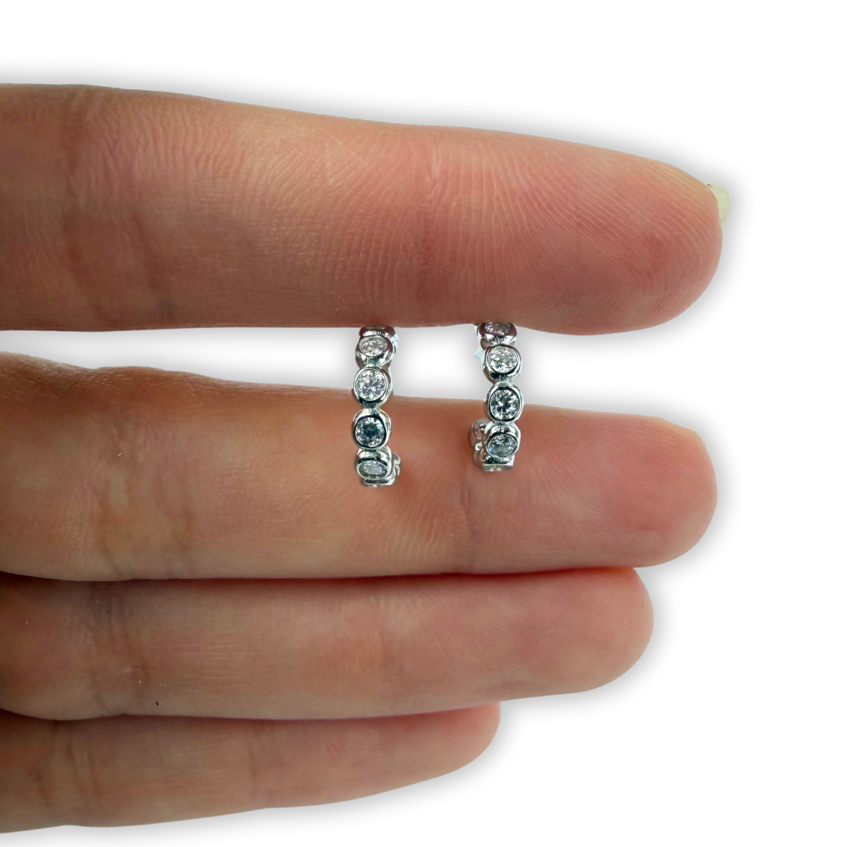 Argollas en plata con moissanitas biseladas