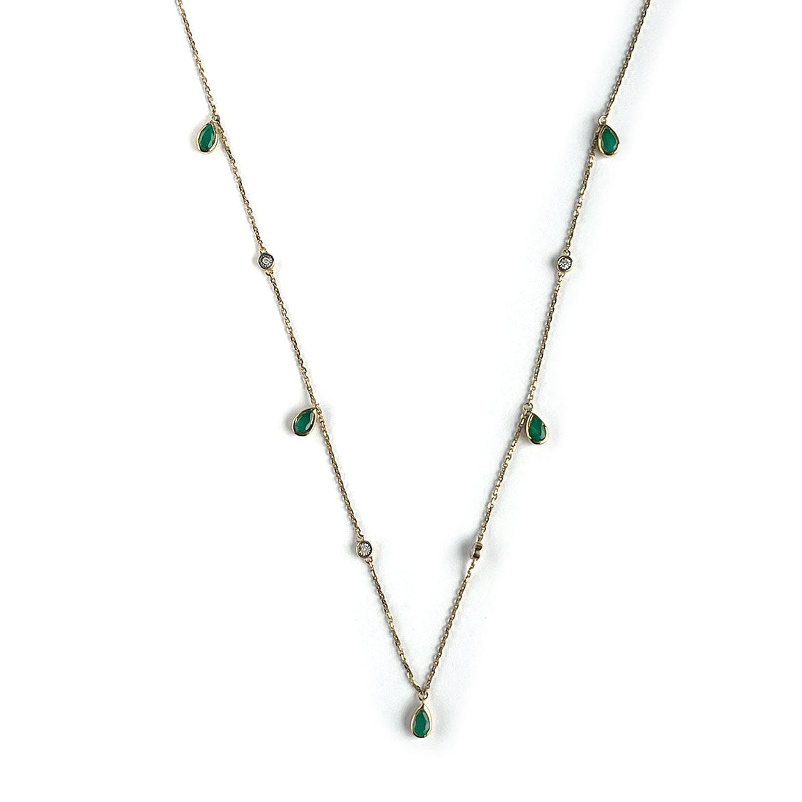 Collar de oro amarillo 10k con peras de esmeraldas colgantes y diamantes 0.02ctw