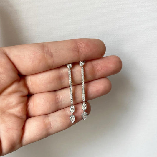Aretes de oro blanco 14K largos de diamantes de laboratorio 1.25ctw