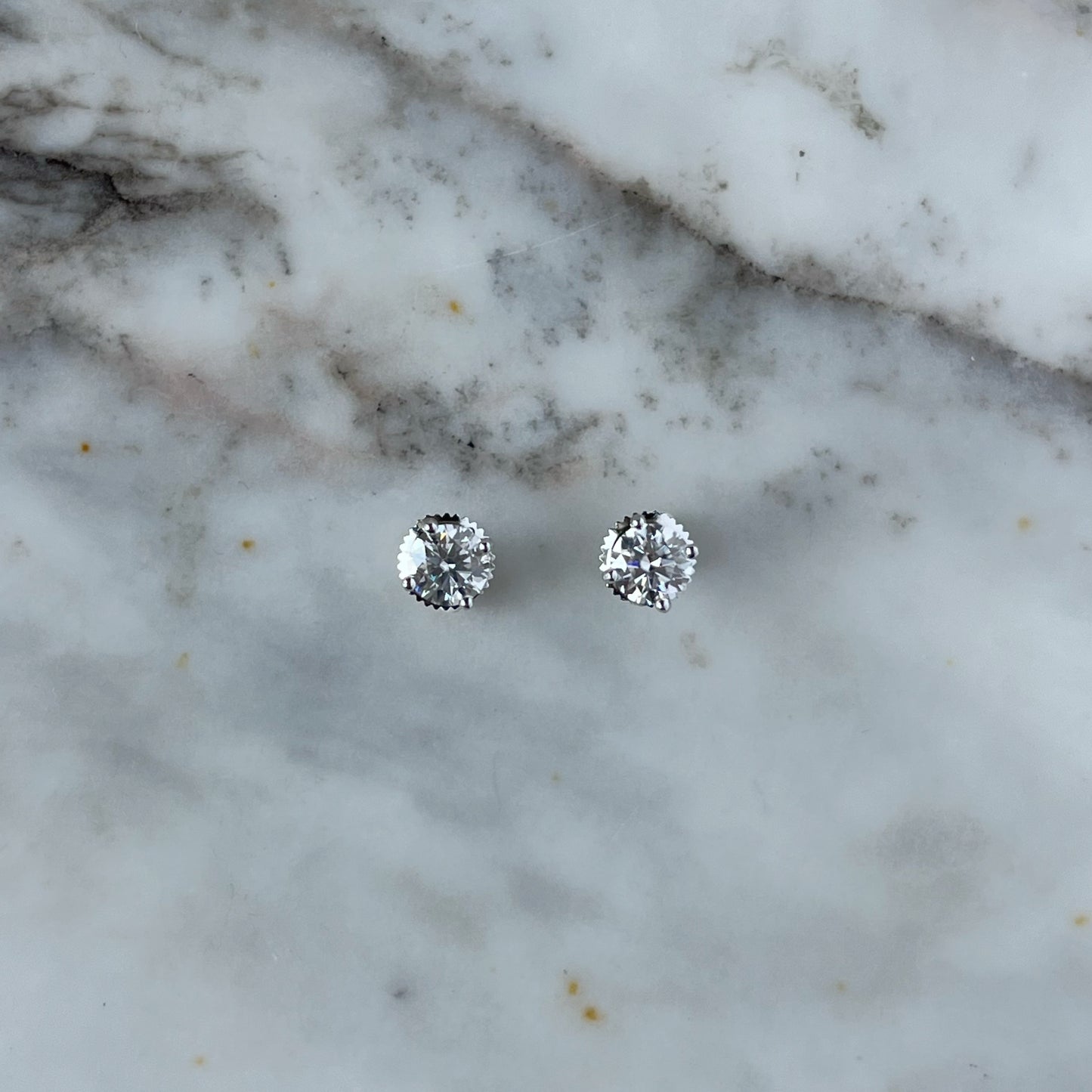 Aretes de plata con moissanitas 1ctw con tope rosca