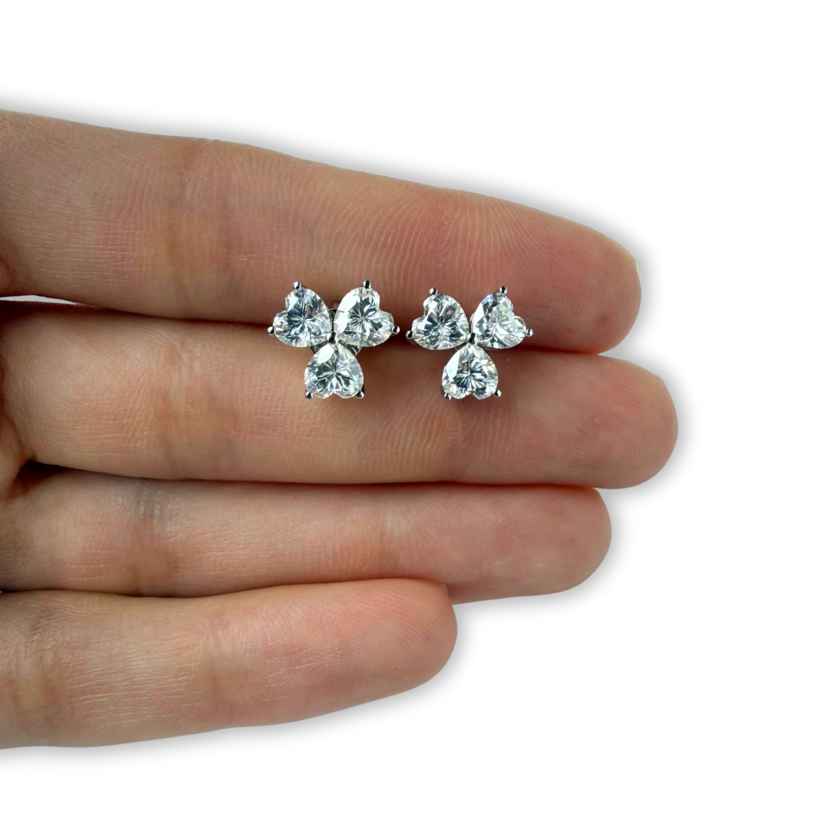 Aretes de plata con trébol de corazones de moissanita 3ctw