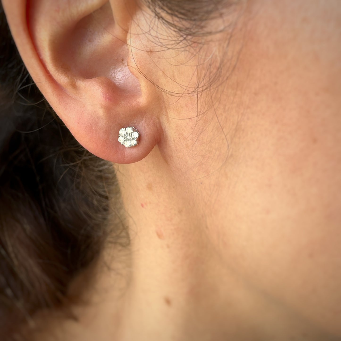 Studs cluster de diamantes 0.35ctw en oro blanco 10k