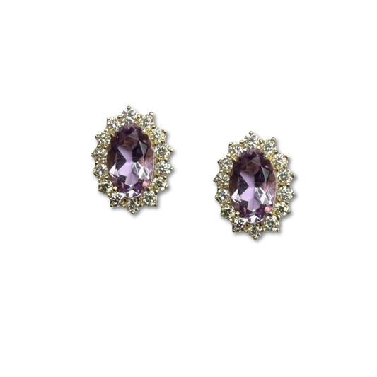 Aretes en oro amarillo 10k con amatistas ovaladas y halo de diamantes 0.35ctw