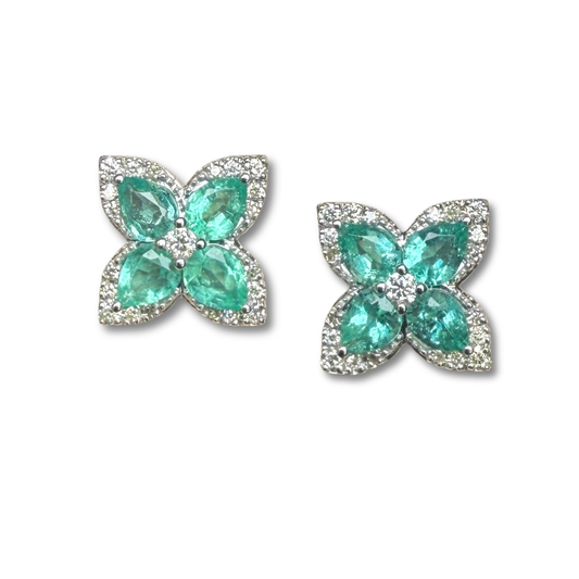Aretes de oro blanco 10k con esmeraldas y diamantes 0.35ctw