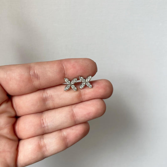 Aretes de flor de plata con diamantes de laboratorio 0.52ctw