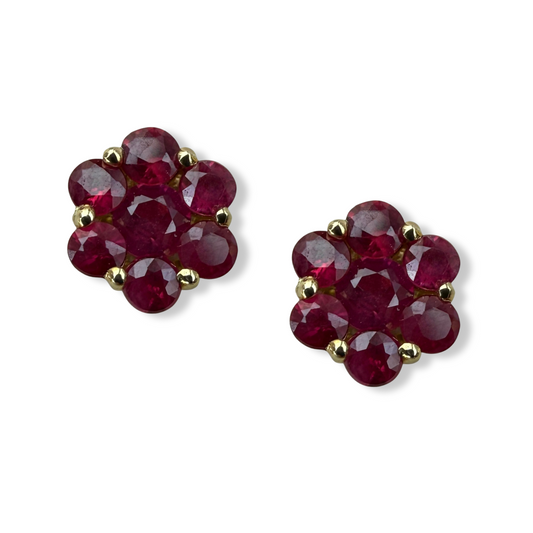 Aretes cluster de rubíes 0.60ctw en oro amarillo 10k con broche a rosca