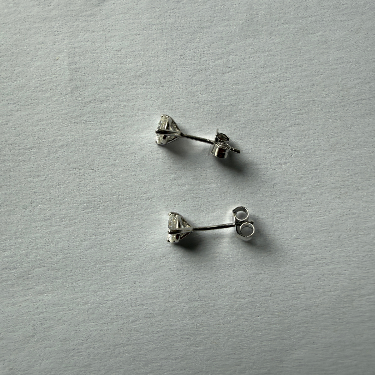 Studs de plata con moissanitas 1ctw