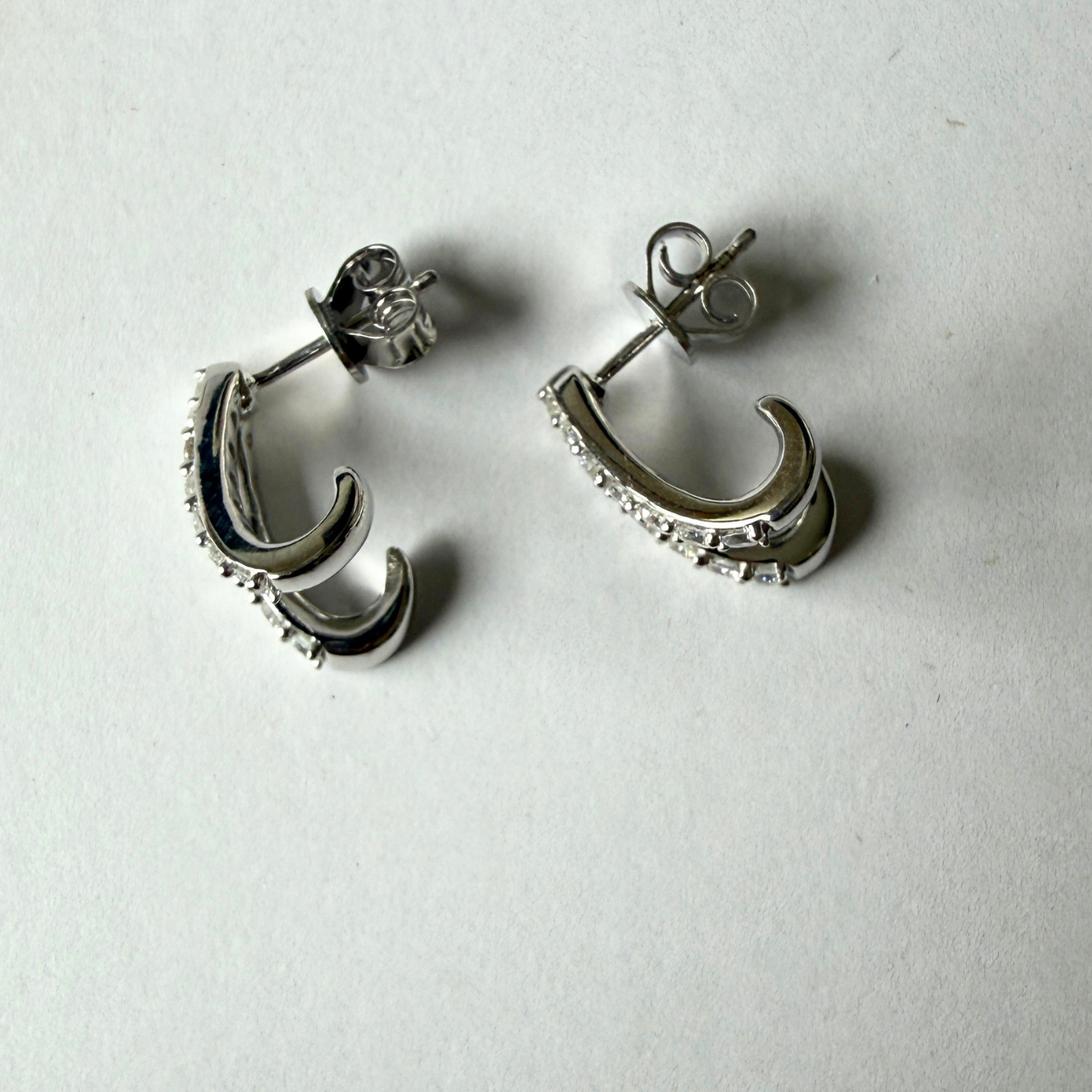 Aretes en plata con doble gancho de diamantes de laboratorio 1.ctw
