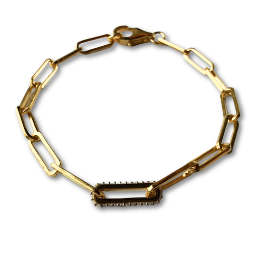 Pulsera paper clip de plata con baño de oro y eslabón de diamantes 0.15ctw