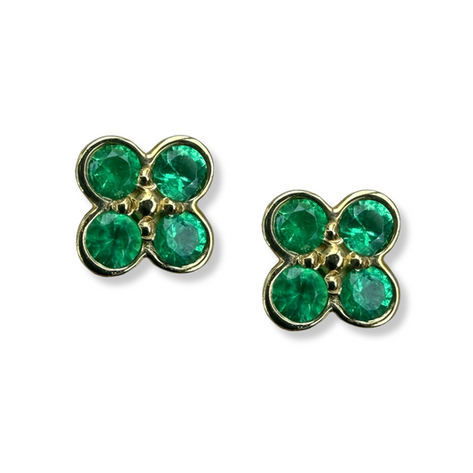 Aretes en oro amarillo 10k con flor de esmeraldas biseladas y broche a rosca