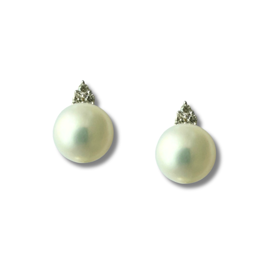 Aretes en oro blanco 10k con perla y 3 diamantes 0.06ctw