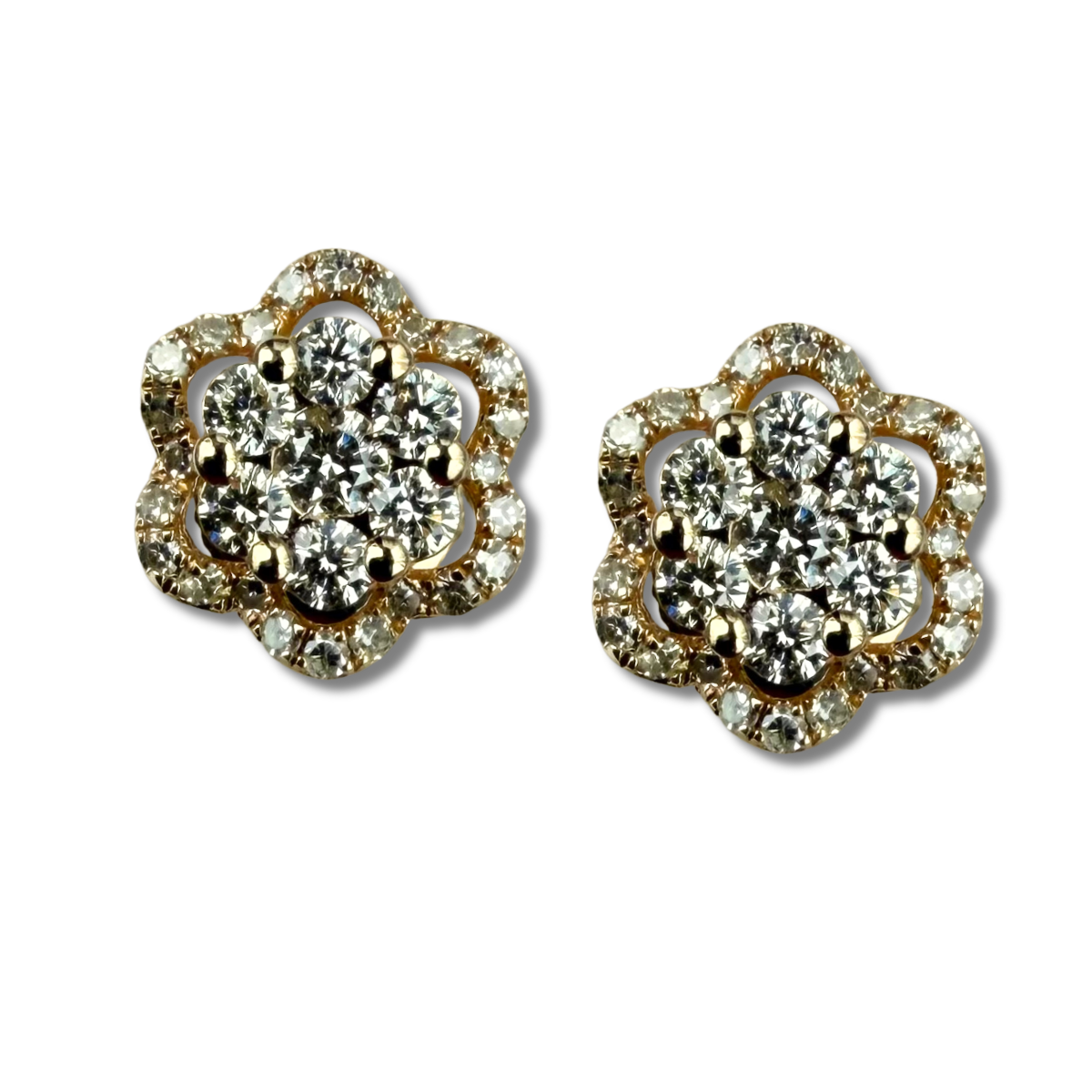 Aretes en oro amarillo 14k en forma de flor de diamantes 0.50ctw