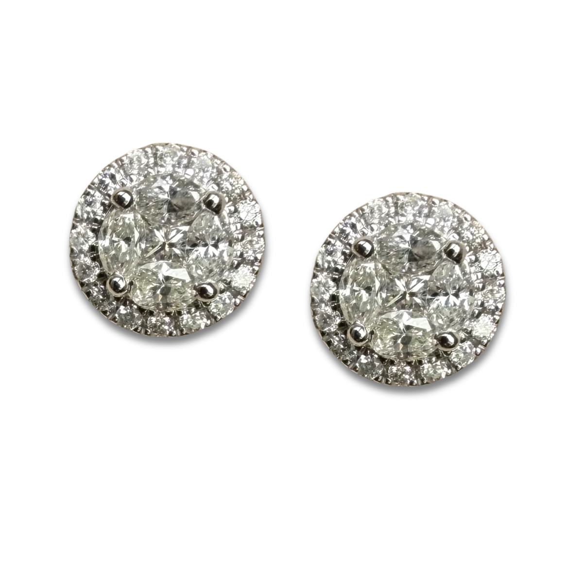 Aretes redondos en oro blanco 14K  de diamantes 0.82ctw