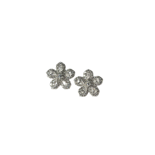 Aretes de flor con circonitas en plata con baño de platino