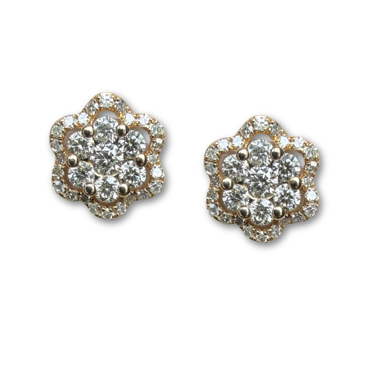 Aretes en oro amarillo 14k en forma de flor de diamantes 0.50ctw